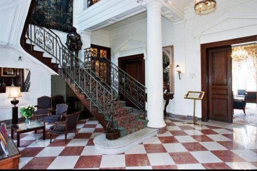 Chateau De La Motte Fenelon Камбре Екстериор снимка